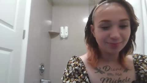 perfectly222peachy online show from September 2025 01:44:02 PM