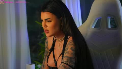 Dee online show from December 2024 12:02:01 PM