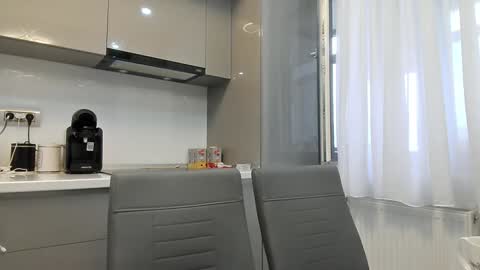 Dee online show from December 2024 09:10:01 AM