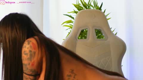 Dee online show from February 2025 09:34:02 AM