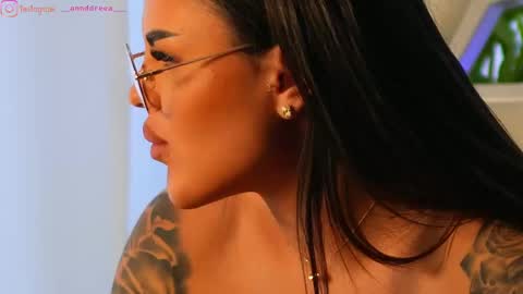 Dee online show from February 2025 12:48:01 PM