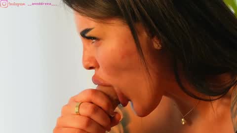 Dee online show from February 2025 01:19:02 PM