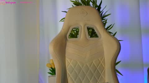 Dee online show from March 2025 10:02:01 AM