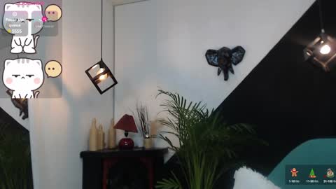 Snapshot of perla_campbell chatting on December 2024 12:19:01 AM online show from December 2024 12:19:01 AM