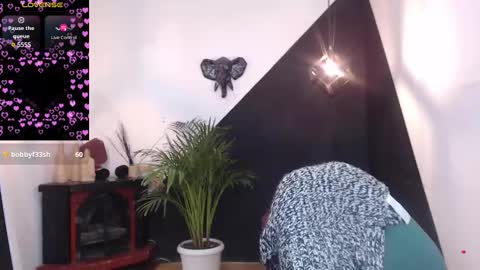 Snapshot of perla_campbell chatting on February 2025 11:58:02 PM online show from February 2025 11:58:02 PM