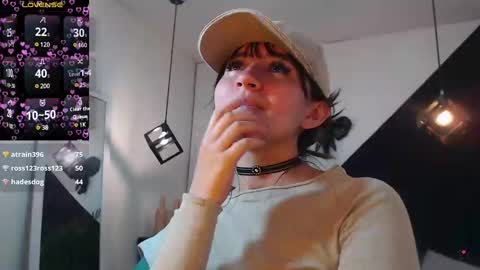 Snapshot of perla_campbell chatting on February 2025 10:48:02 PM online show from February 2025 10:48:02 PM