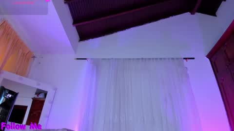 Snapshot of perla_hott1 chatting on February 2026 10:30:01 PM Perla online show from February 2026 10:30:01 PM