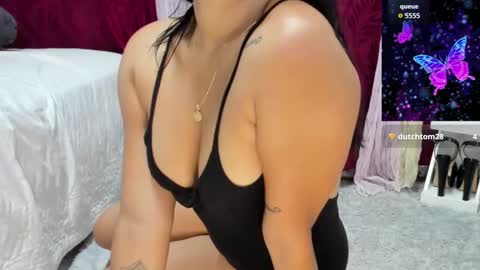 Perla Thompson online show from November 2025 09:43:02 PM