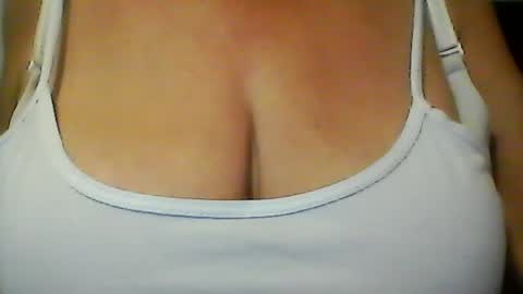perlita070822 online show from June 2026 04:37:01 AM