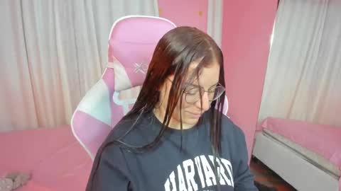 Marie online show from November 2025 09:39:01 AM