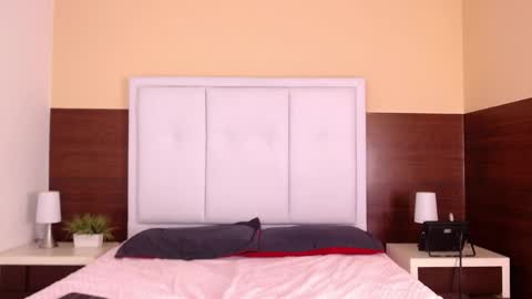 Snapshot of persefyre chatting on April 2026 04:54:01 AM Persefone online show from April 2026 04:54:01 AM