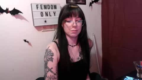 Snapshot of persephones_garden chatting on April 2026 12:20:02 PM Persephone online show from April 2026 12:20:02 PM