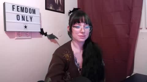 Snapshot of persephones_garden chatting on May 2026 12:12:02 PM Persephone online show from May 2026 12:12:02 PM