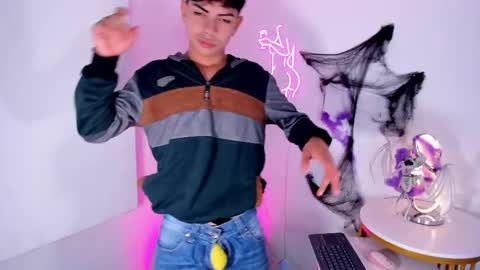 Peter online show from October 2025 07:57:02 PM