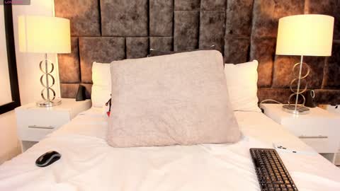 Im Rosse but u can call me Rossie or Rosita . online show from February 2025 01:23:02 AM