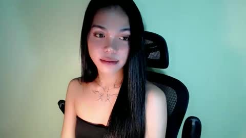 Snapshot of petite_angelx chatting on September 2025 10:37:01 AM angel online show from September 2025 10:37:01 AM