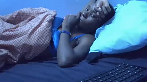 petite_bella21 online show from April 2026 10:47:02 PM