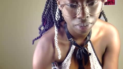Snapshot of petite_charm chatting on June 2026 03:39:02 PM Charm online show from June 2026 03:39:02 PM