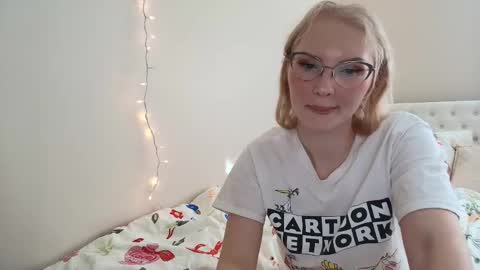 Snapshot of petite_cupcake chatting on November 2025 07:30:01 PM Little cupcake online show from November 2025 07:30:01 PM