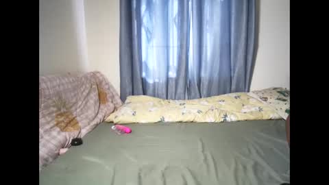 Snapshot of petite_funnie chatting on September 2025 07:09:02 AM petite_funnie online show from September 2025 07:09:02 AM