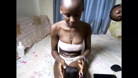 Snapshot of petite_funnie chatting on September 2025 07:55:02 AM petite_funnie online show from September 2025 07:55:02 AM