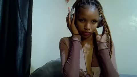 petite_melinda online show from July 2026 06:22:01 PM