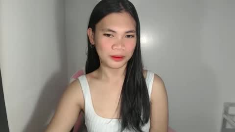 Snapshot of petite_pauline chatting on February 2026 11:42:01 AM petite_pauline online show from February 2026 11:42:01 AM