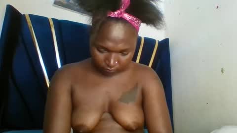 Snapshot of petite_shan chatting on April 2026 07:42:02 AM petite_shan online show from April 2026 07:42:02 AM