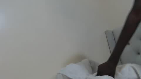 Snapshot of petiteblackjuicy chatting on May 2026 09:20:02 PM Amara online show from May 2026 09:20:02 PM