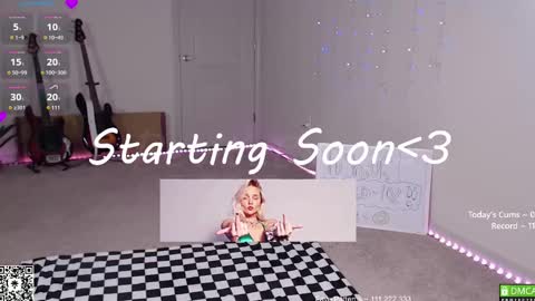 Snapshot of petitebrat chatting on February 2025 08:52:02 PM PiperAvery online show from February 2025 08:52:02 PM