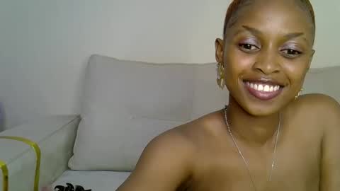 Snapshot of petitecaramell chatting on January 2026 11:52:02 PM Caramel online show from January 2026 11:52:02 PM