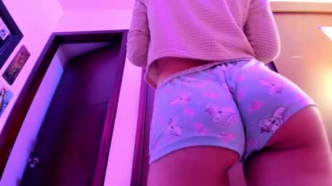 Snapshot of petitee_lunna chatting on March 2025 03:52:02 AM Lunna online show from March 2025 03:52:02 AM