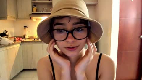 Lunna online show from June 2026 04:02:01 AM