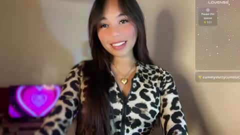 Snapshot of petitegirlx69 chatting on January 2026 05:59:01 PM miss lisa online show from January 2026 05:59:01 PM