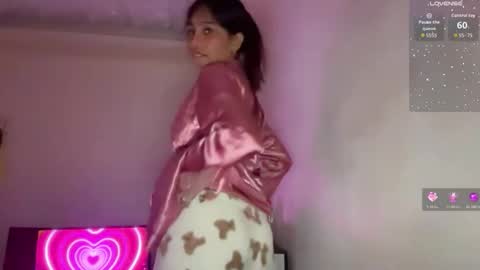 Snapshot of petitegirlx69 chatting on February 2026 01:51:01 PM miss lisa online show from February 2026 01:51:01 PM