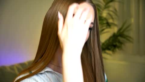 Petitegonwiild online show from February 2026 10:31:01 PM