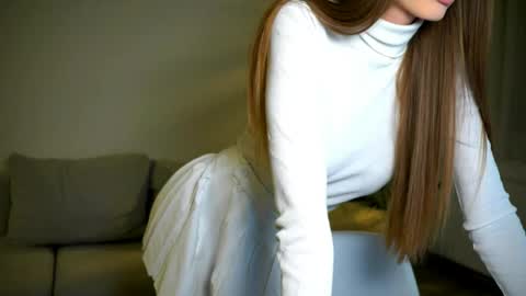 Petitegonwiild online show from May 2026 08:05:02 PM