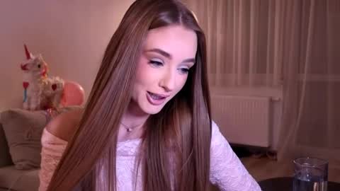 Petitegonwiild online show from June 2026 09:20:01 PM