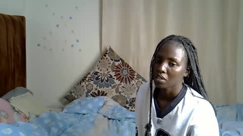 Snapshot of petitekittyy chatting on February 2026 03:01:02 AM Kitty online show from February 2026 03:01:02 AM