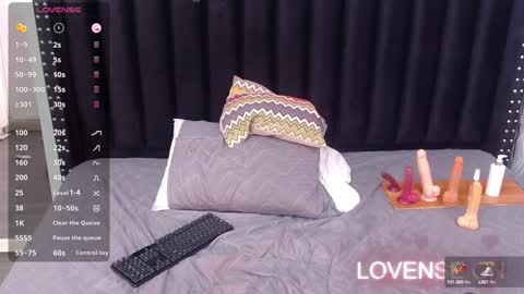 Snapshot of petitelittleebony chatting on December 2024 02:33:01 AM little sharon online show from December 2024 02:33:01 AM