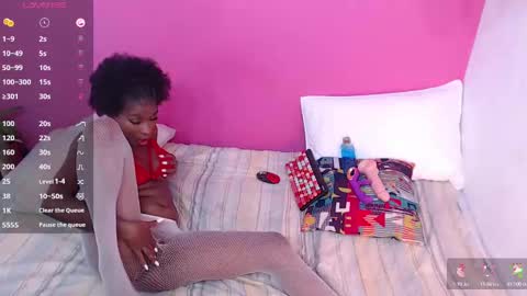 Snapshot of petitelittleebony chatting on February 2025 09:02:01 PM little sharon online show from February 2025 09:02:01 PM