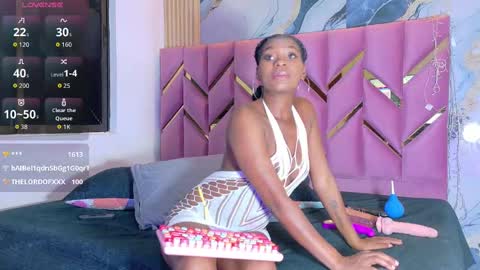 Snapshot of petitelittleebony chatting on September 2025 08:42:01 PM little sharon online show from September 2025 08:42:01 PM