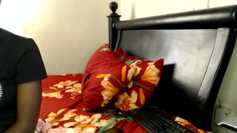Petite Sarah online show from June 2026 05:46:01 AM