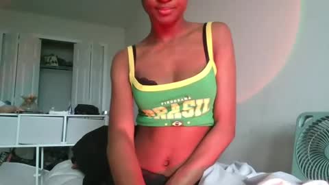 Petite Sire online show from June 2026 02:01:02 PM