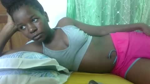 petitesweetchiq online show from October 2025 11:30:01 AM