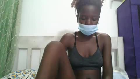 petitesweetchiq online show from November 2025 06:13:01 PM