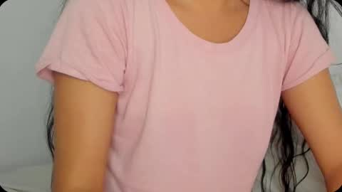 Snapshot of petitgirl_ chatting on February 2025 03:56:01 AM J A S S online show from February 2025 03:56:01 AM