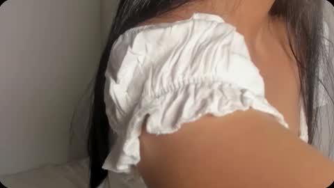 Snapshot of petitgirl_ chatting on February 2025 12:43:01 AM J A S S online show from February 2025 12:43:01 AM