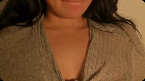 Snapshot of petitgirl_ chatting on September 2025 11:39:02 PM J A S S online show from September 2025 11:39:02 PM