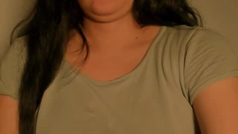 Snapshot of petitgirl_ chatting on November 2025 02:12:01 AM J A S S online show from November 2025 02:12:01 AM